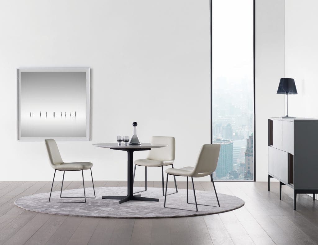 Vary Bistro Table
