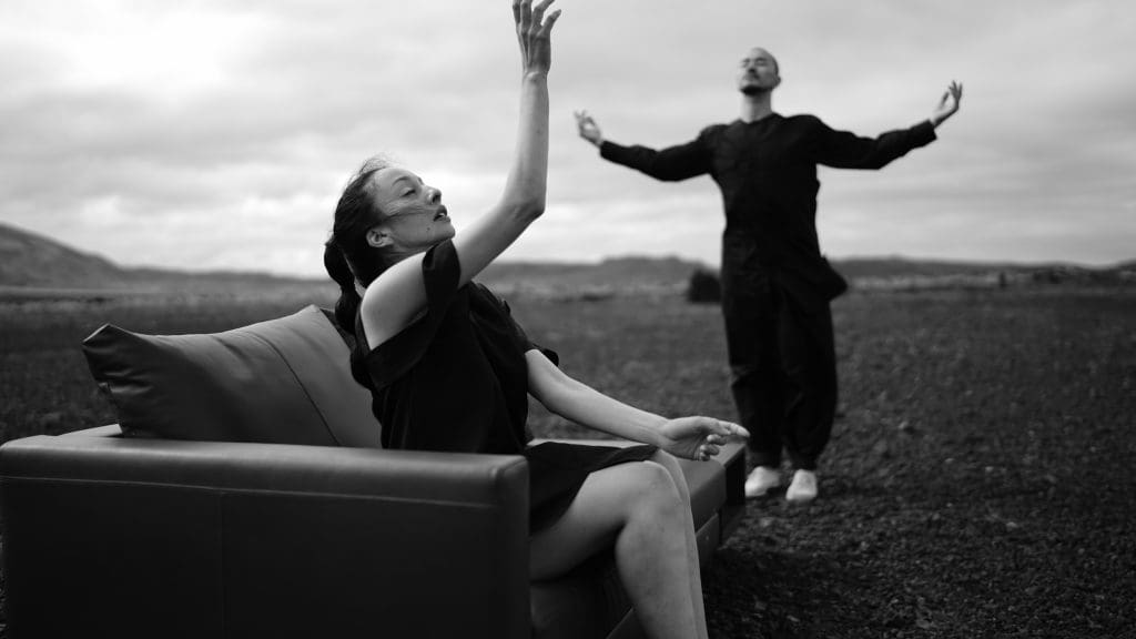 Wake Sofa 18 – NOIR ABSOLUTE